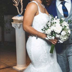 Winne Couture Detailed Lace Mermaid Flare Gown